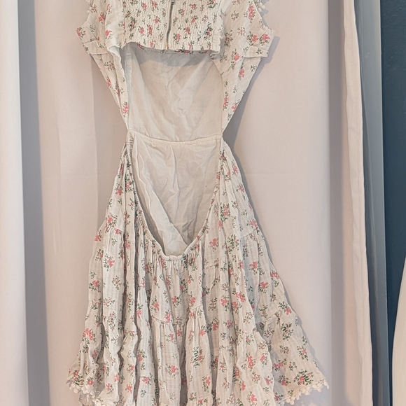 Mable Ruffled Cutout Dress - Picture 5 of 9